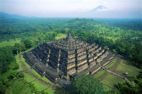 Borobudur: View Images, Timing and Reviews .